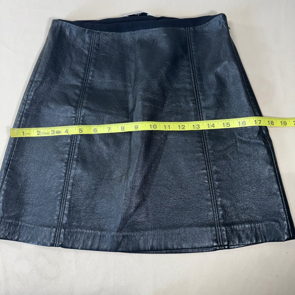 Babaton Aritzia Black Vegan Leather Panel Mini Skirt Size 4 A-Line Edgy Chic - Picture 6 of 12